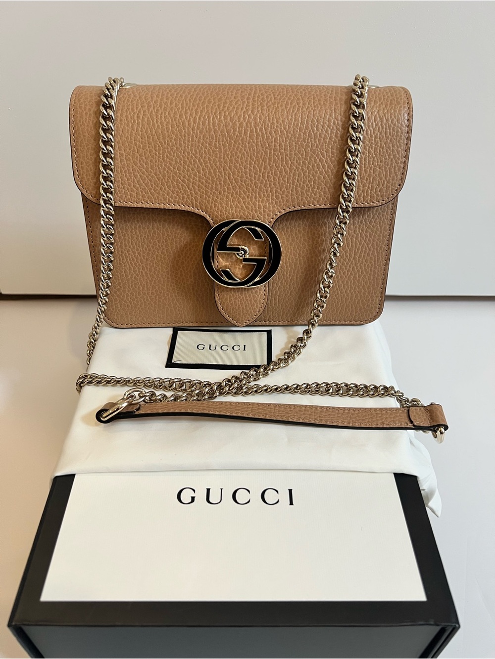 Gucci Beige Pebbled Leather Chain Crossbody Bag